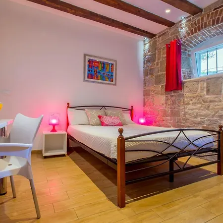 Summer Stone Pleasure Apartment Split