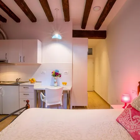 Apartment Summer Stone Pleasure