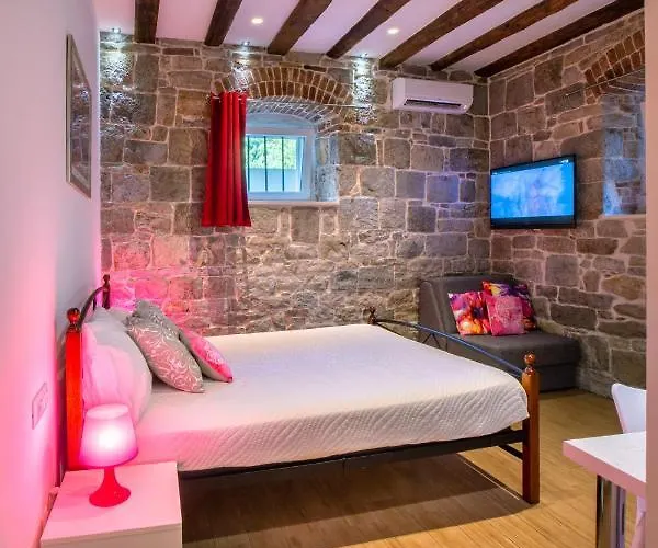 Summer Stone Pleasure Apartman *